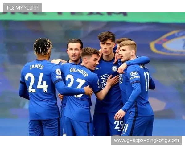 那不勒斯边线传切极具节奏感，奥斯梅恩持续压迫禁区